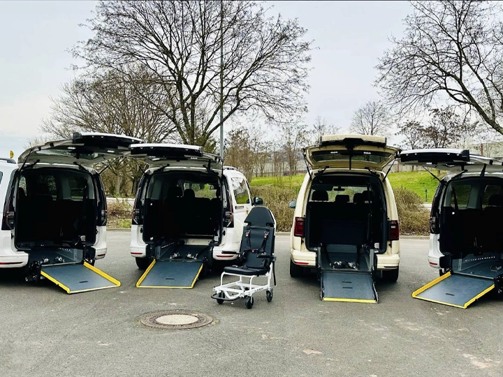Krankentransfer mit Witt Taxi und seiner großen Fahrzeugflotte mit Tragestuhl